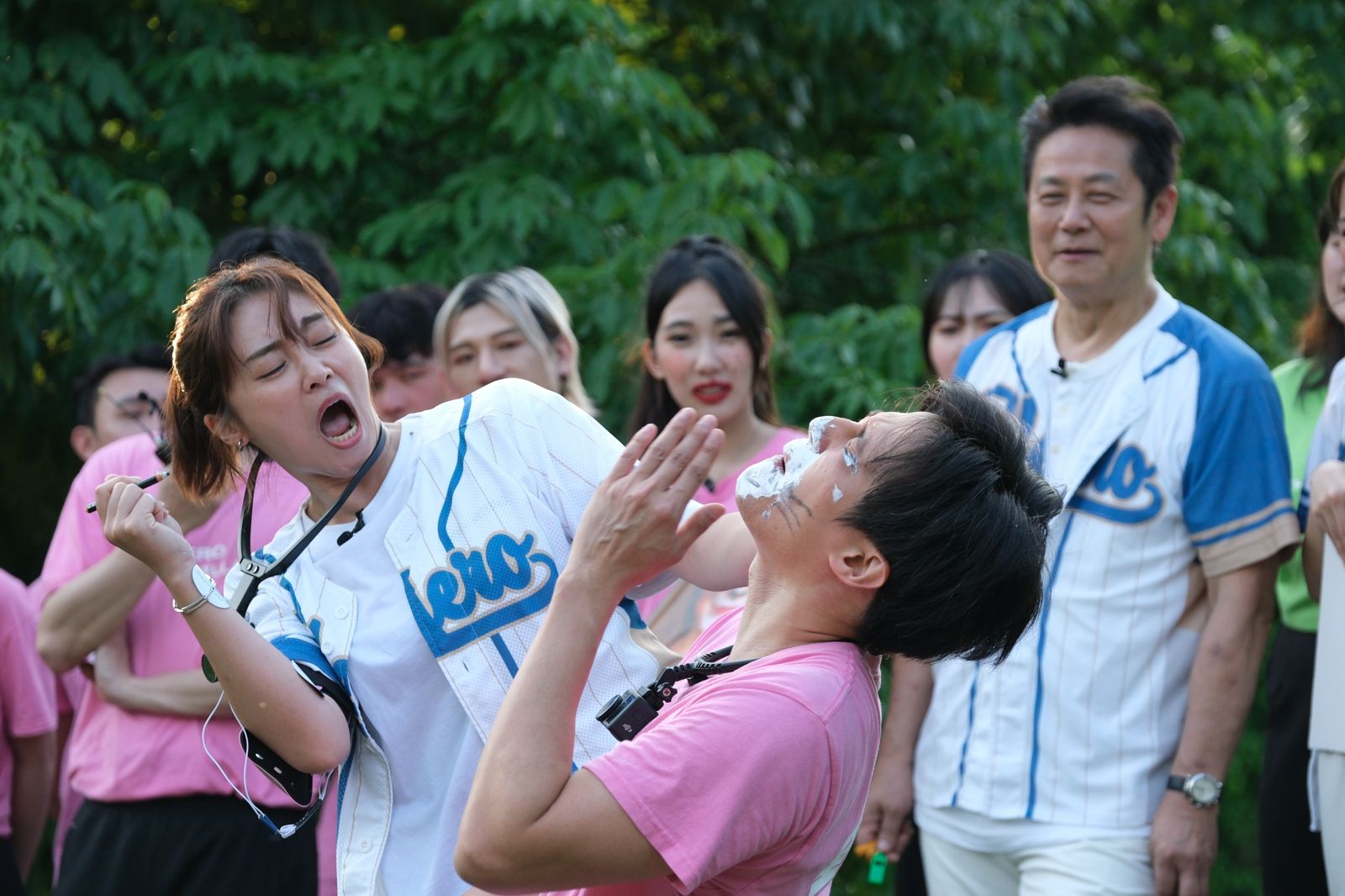 張文綺狠戳徐新洋眼球，痛喊：快瞎了！東森綜合台提供