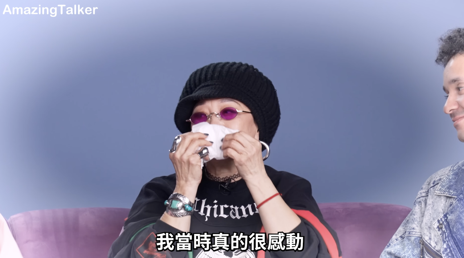 比莉靠1招「騙過整批保鏢」混進房內跟英國巨星喝酒 談周湯豪登小巨蛋「當場落淚」