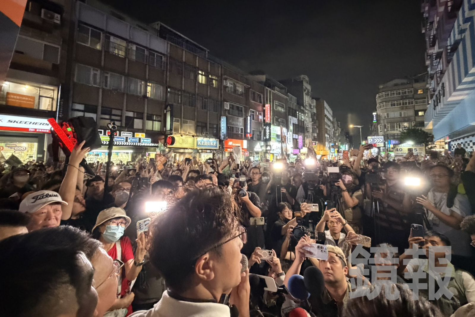 沈伯洋掀起一股洋流。攝影袁維駿