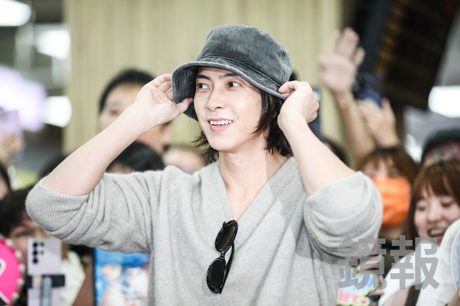山下智久今天的機場時尚休閒不失帥氣。鄒保祥攝