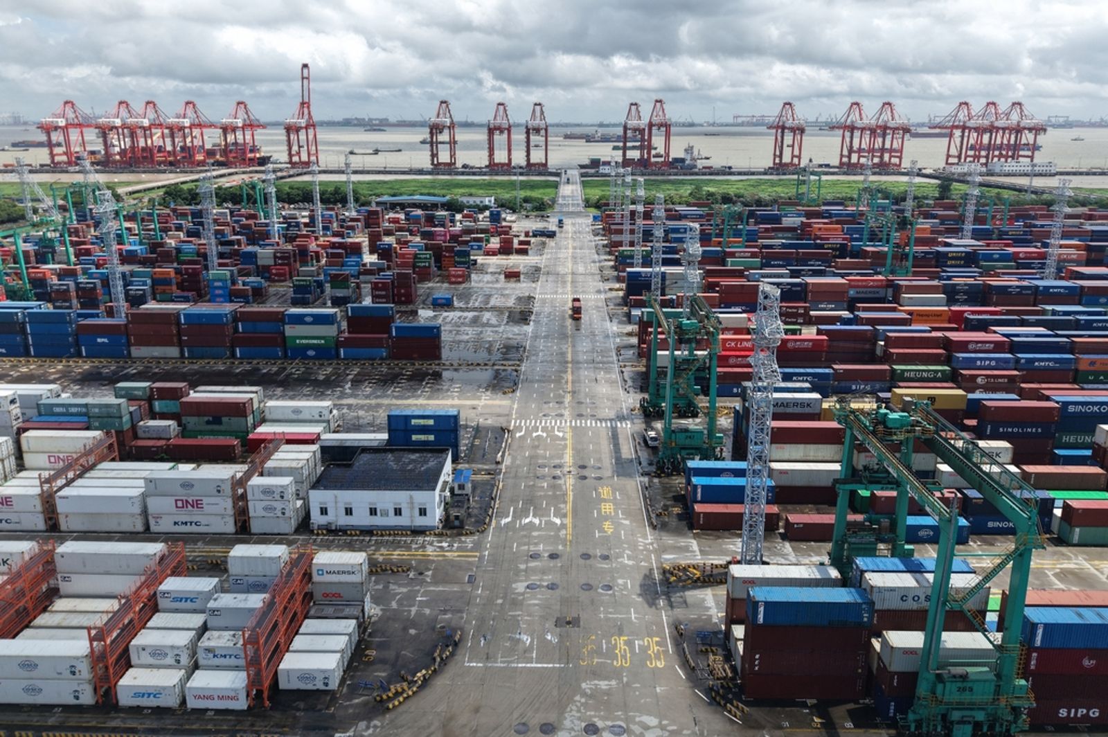 中國就針對川普的多變制定了對美戰略:以靜制動,以不變應萬變,等待時機,挑准川普的痛點回擊。東方IC