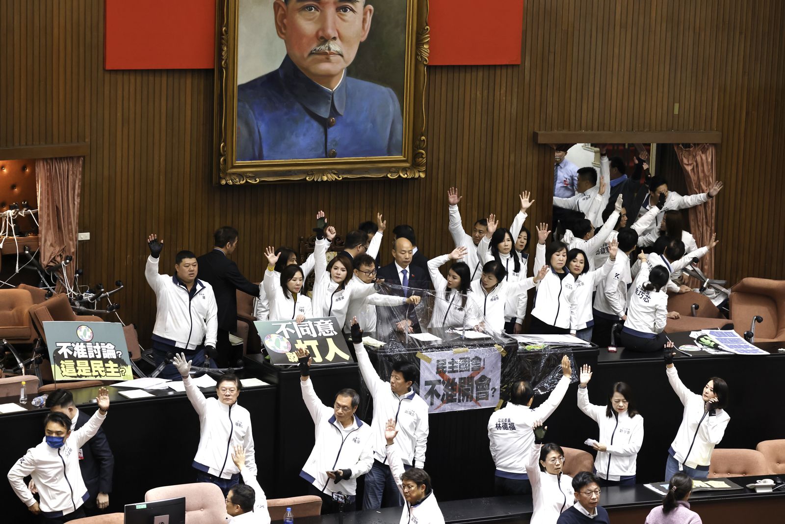 陳嘉宏專欄：三修《財劃法》的背後是台灣民主正在衰退