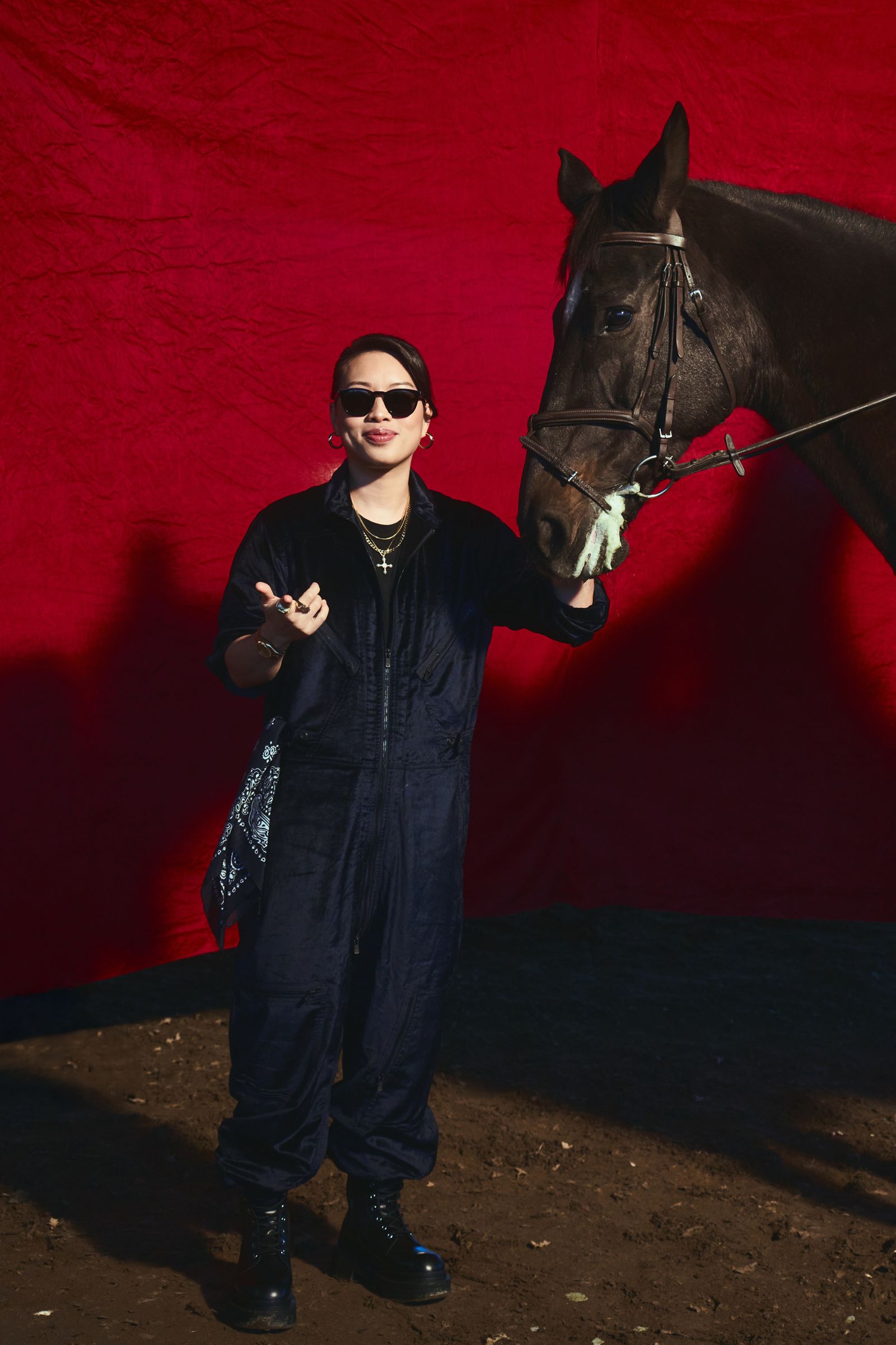 葛仲珊日前拍攝新歌〈b.complex B群〉MV。索尼音樂提供