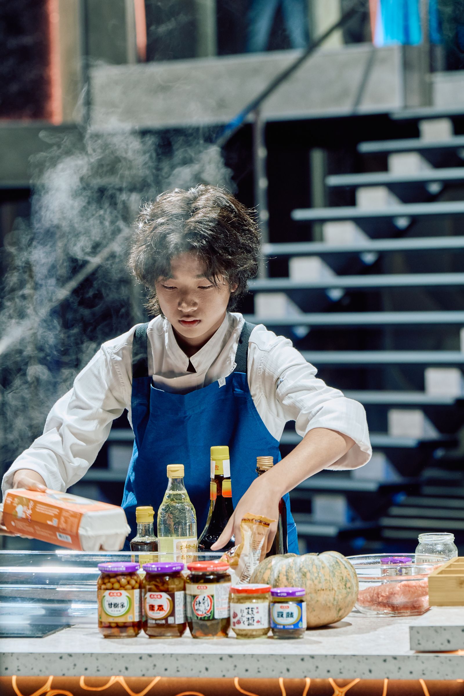 白潤音以流利的日文介紹菜品，讓現場眾人大吃一驚。華視提供