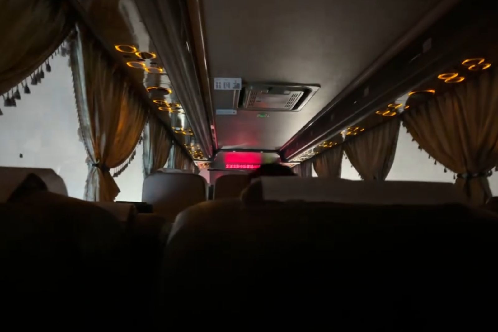 丹娜絲夜襲！客運狂搖「宛如海盜船」　乘客感動：司機扛下所有