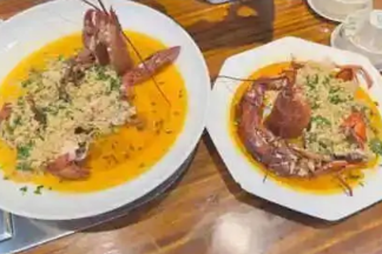 大學食堂「有求必應」 賣4千元帝王蟹引議!校方:銷售情況火熱