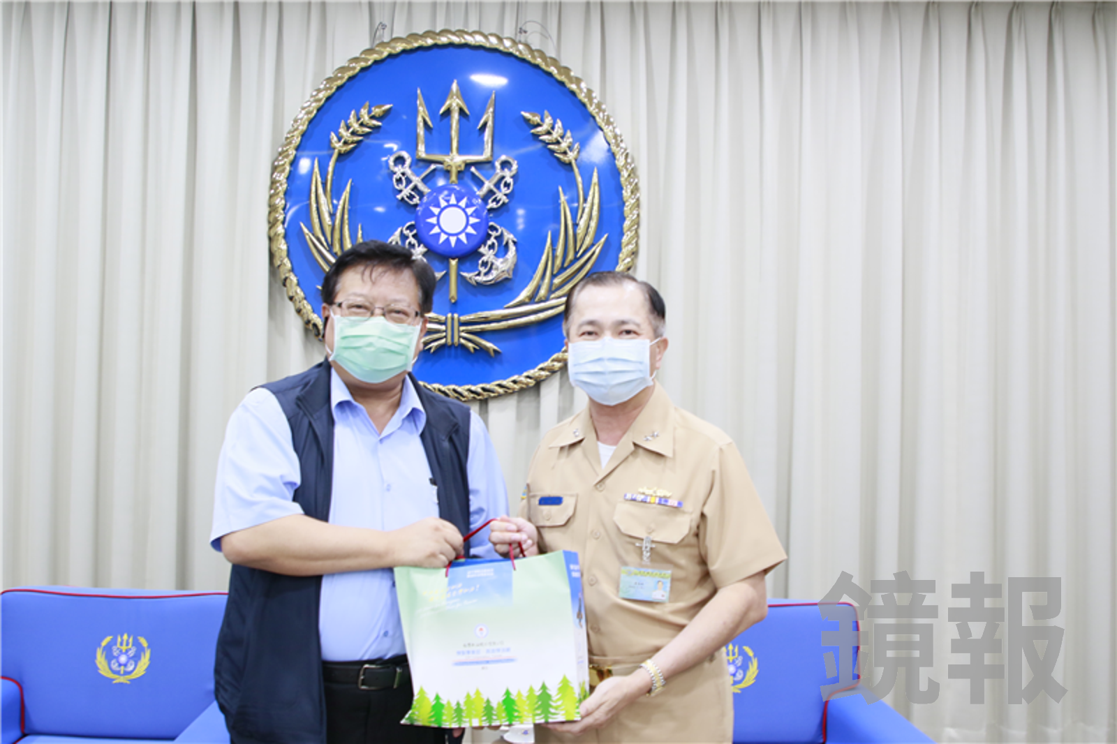 抽屜、外套口袋全是錢！中油最貪執行長徐漢2710萬現金塞爆辦公室　宣判前竟剪斷腳鐐落跑