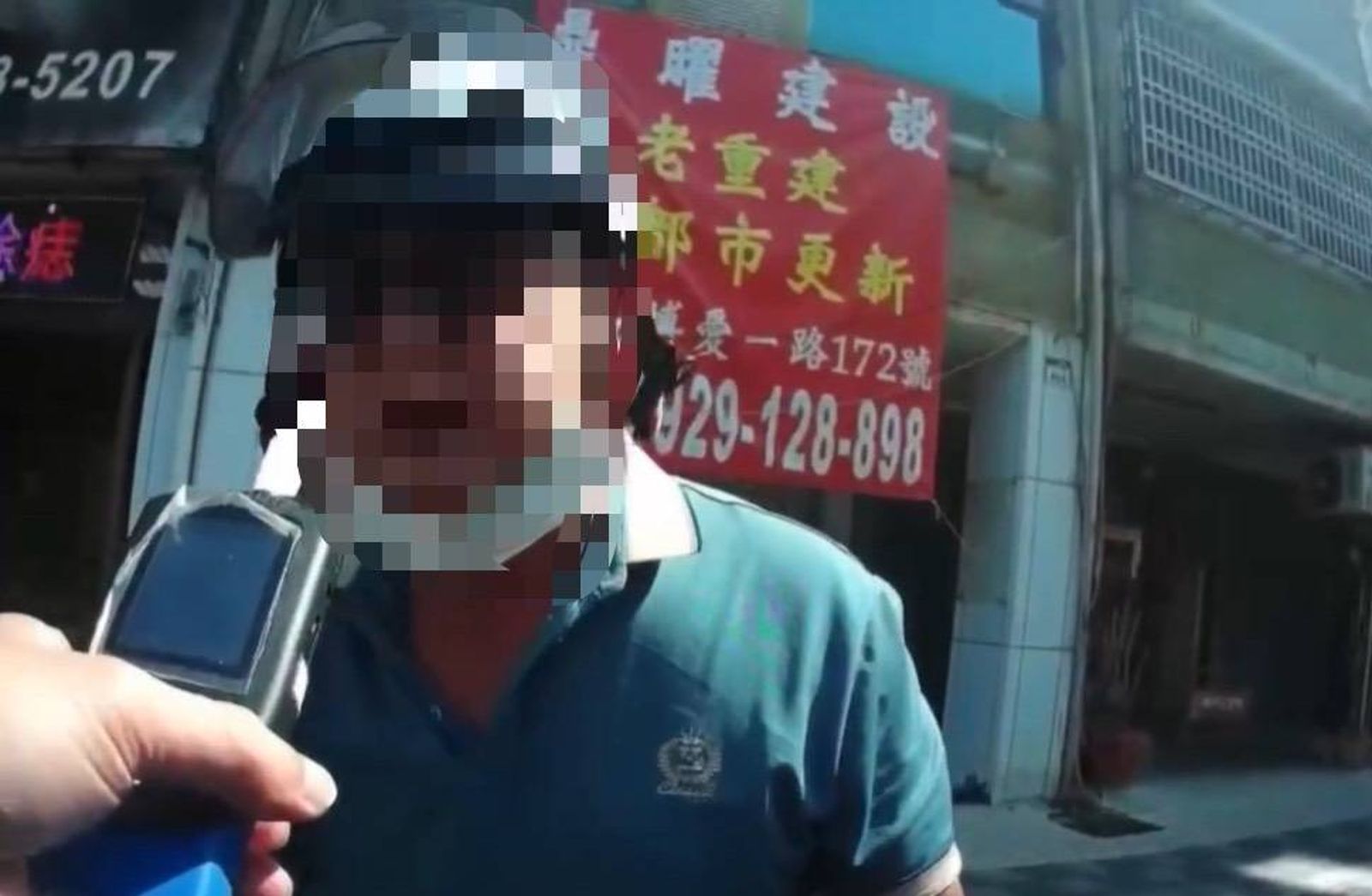 高雄「警察抓警察」咆哮畫面曝光!警備隊老學長未讓行人遭攔 怒輾學弟腳當場被捕