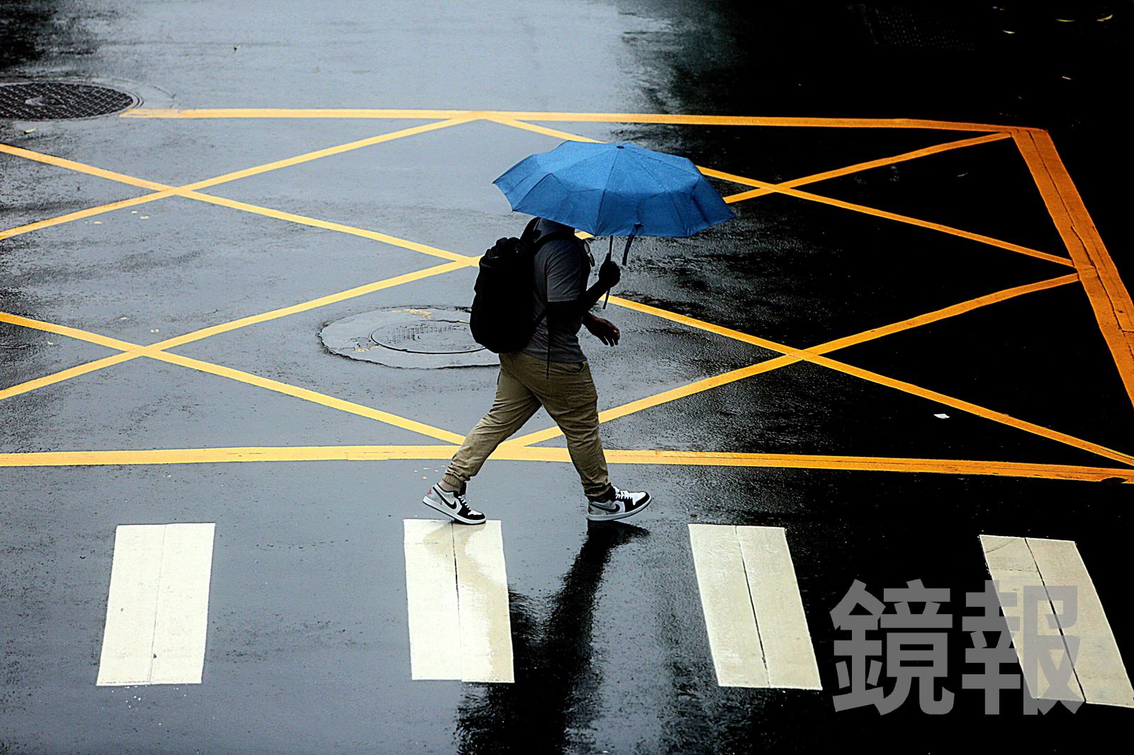 濕到「這天」才會轉晴!卻見熱帶擾動漸強「有機會變颱風」最新預測路徑曝光