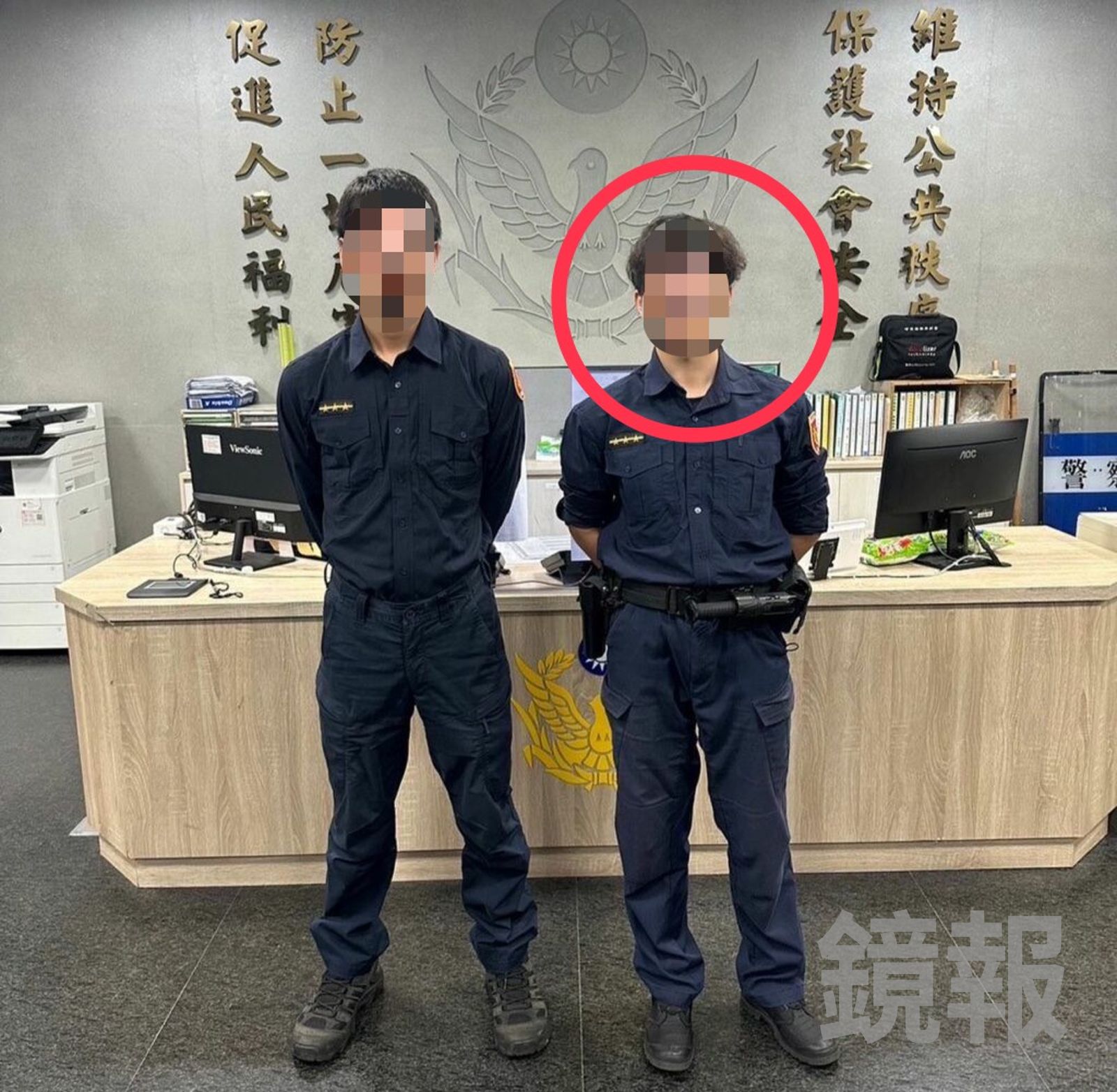士林分局社子所葉姓員警(右)因未開違停罰單遭依貪污罪嫌起訴。