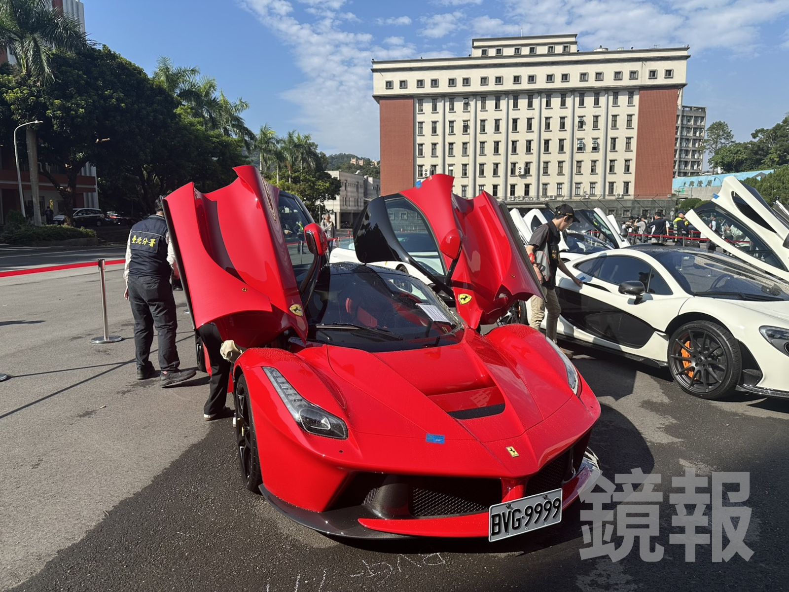 太子集團法拉利「馬王」1.35億天價落槌!新車主「蟹老闆」競標過程曝...最大遺珠是它