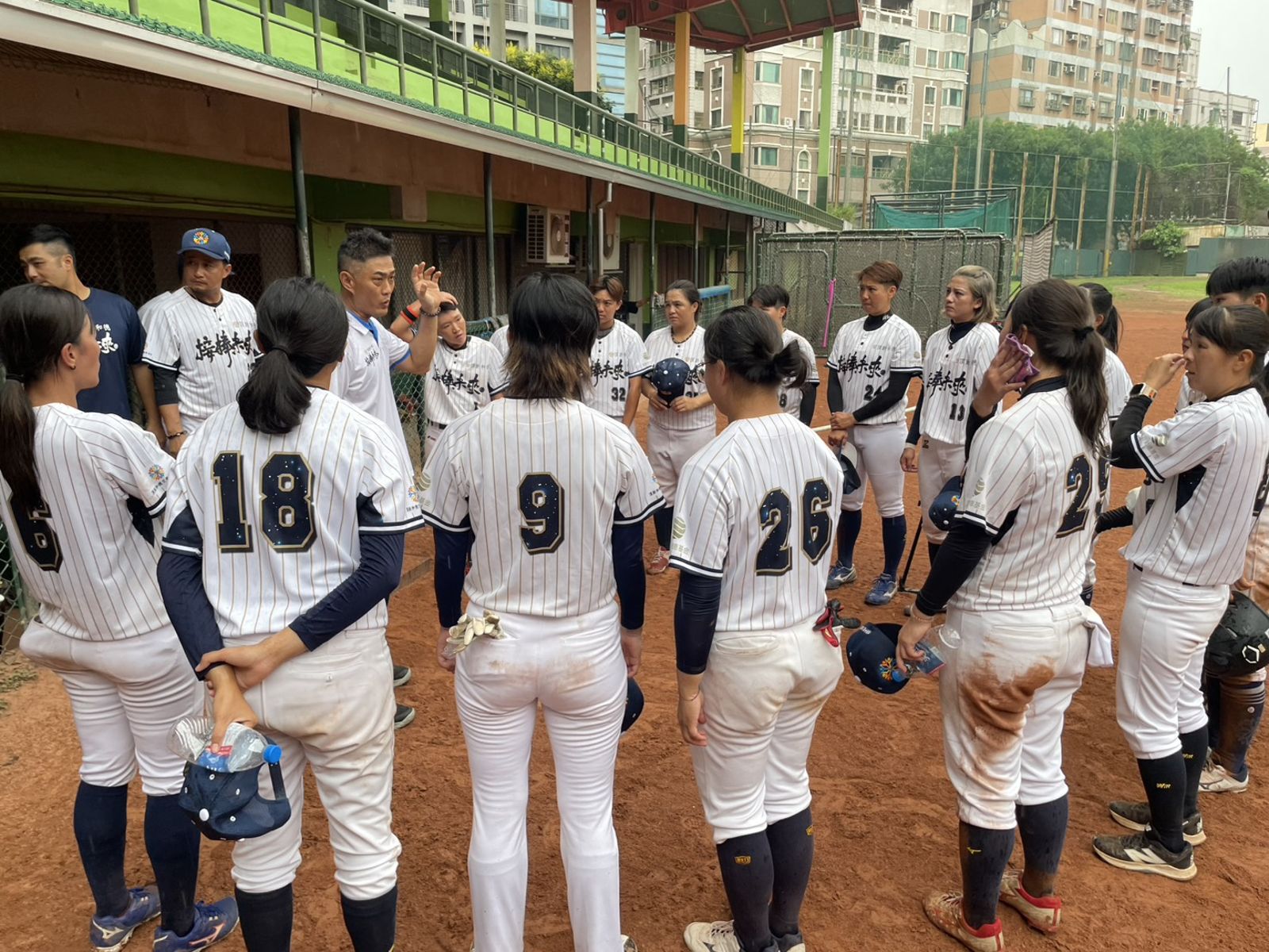 棒球／黃佩真開轟奪獎　接棒未來女棒隊寫下連霸傳奇