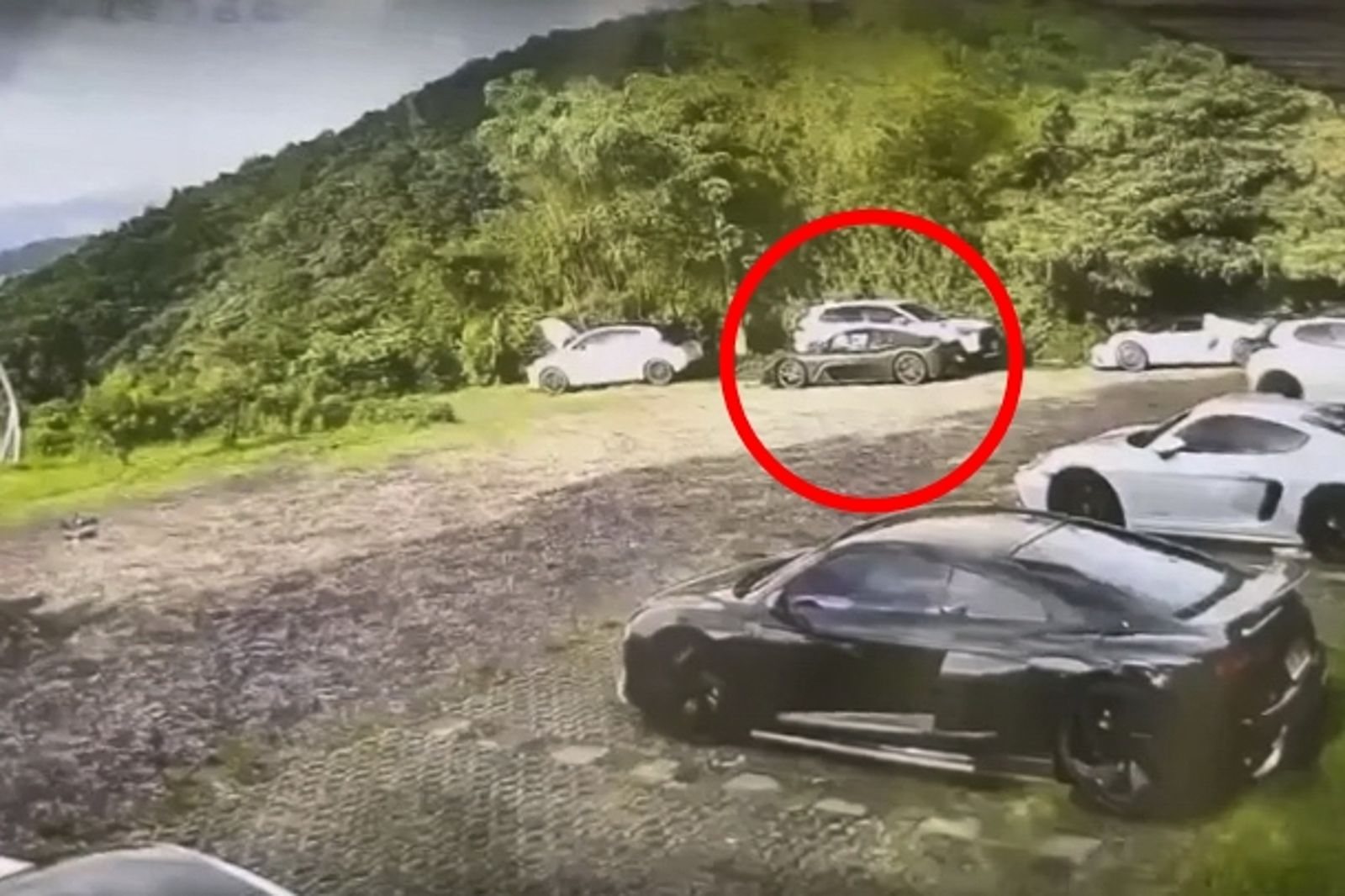 北宜車聚變悲劇!義大利千萬超跑「斜坡開溜」墜百米山谷 駕駛追不回慘曝:租來的