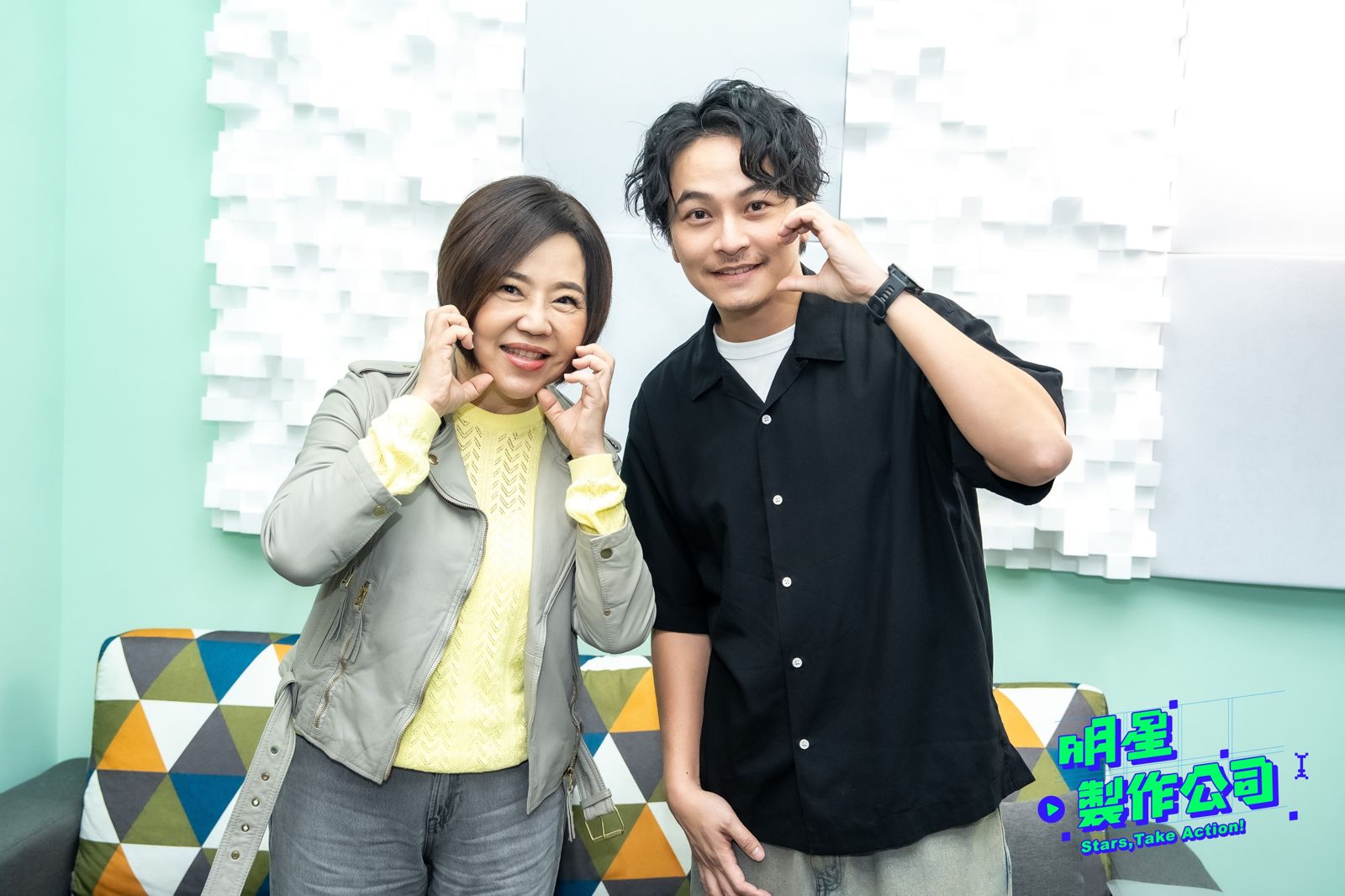 《明星製作公司》楊銘威親自前往邀請于美人擔任本集主持人。TVBS提供