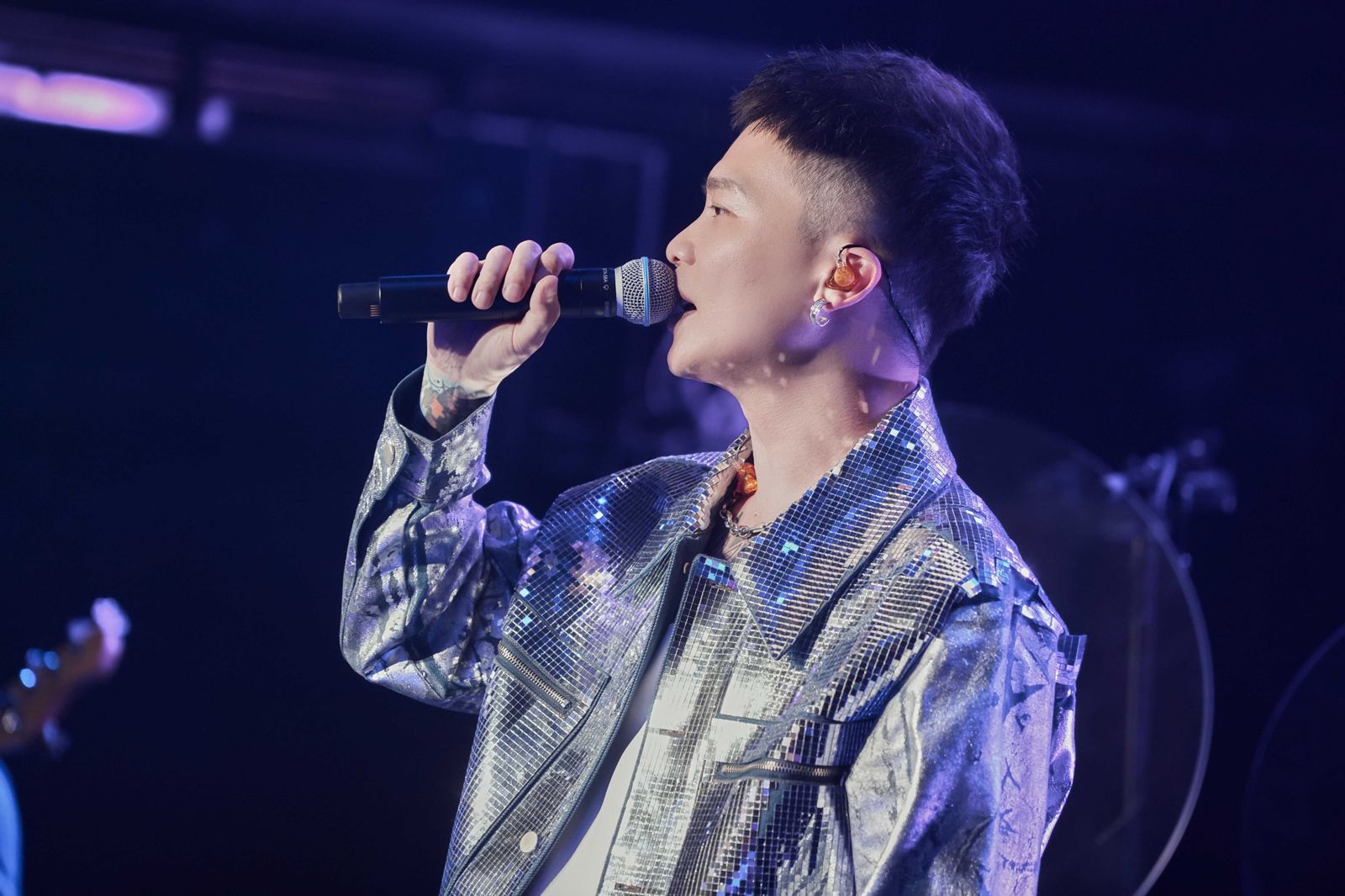 蕭秉治吃醋歌迷喊樂手帥「跑票嗎?」 被歌迷激發E人面向