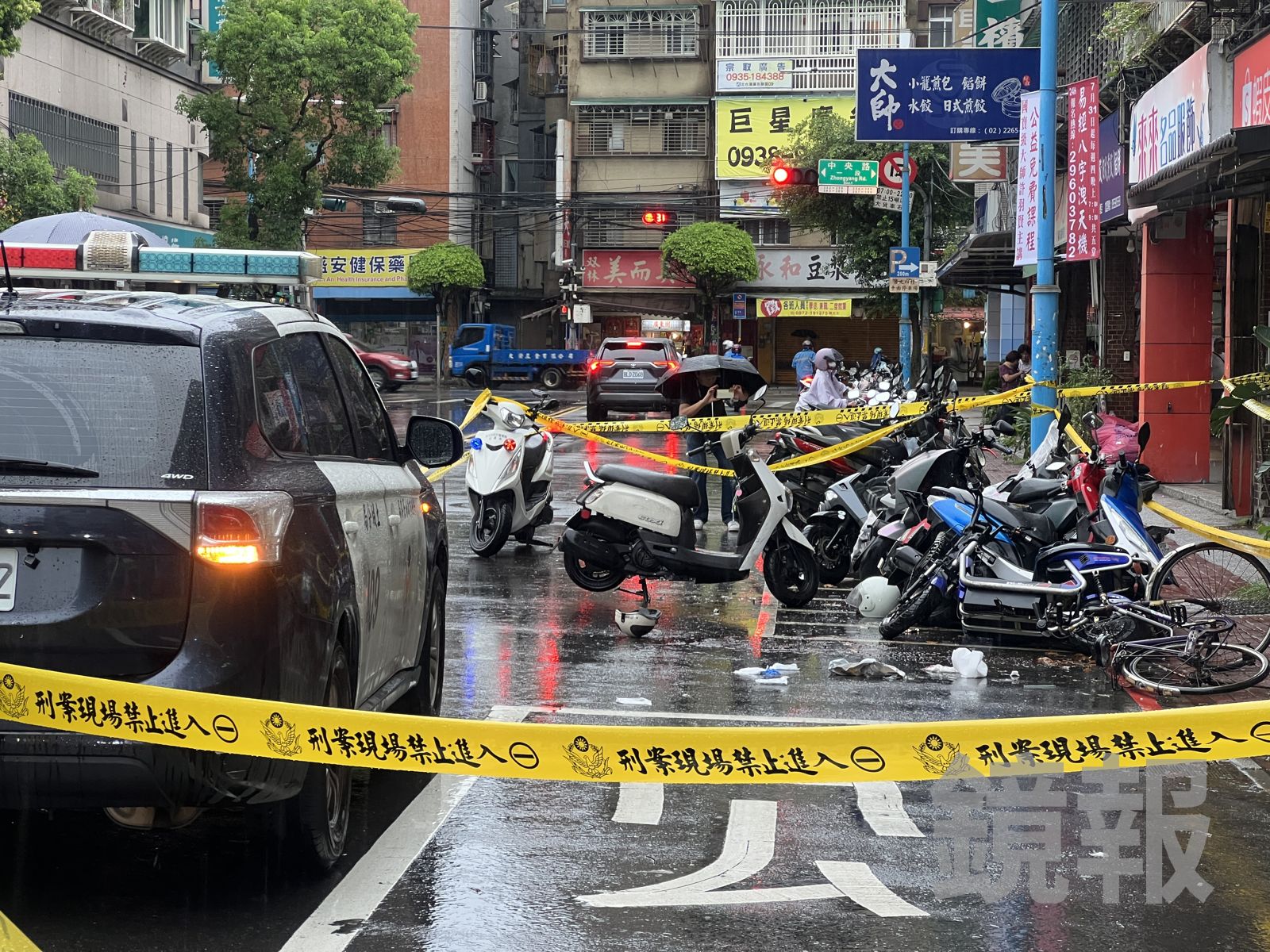 警方在現場拉起封鎖線採證。呂健豪攝