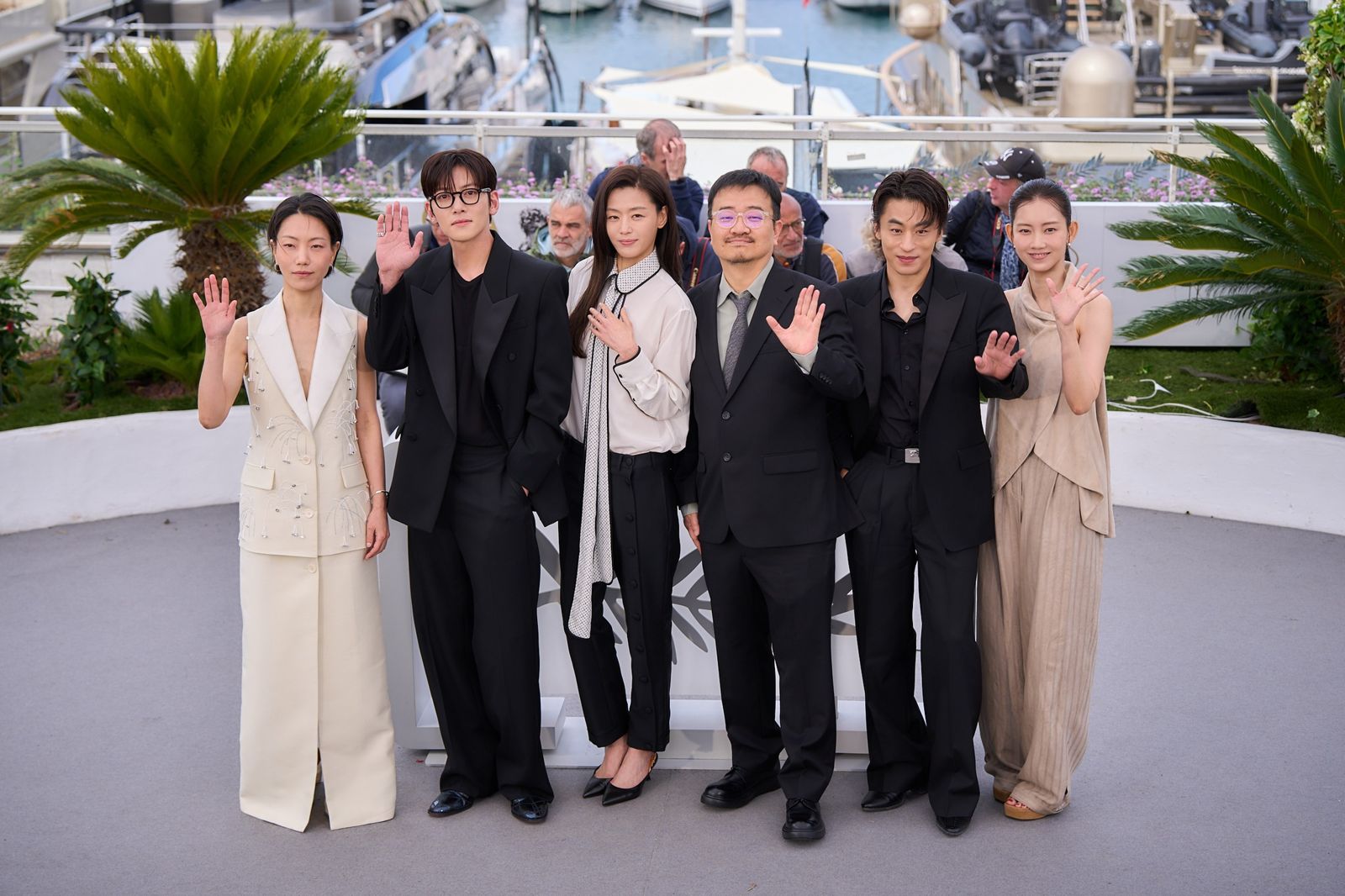全智賢、池昌旭、具教煥主演《屍速禁區》坎城2300張門票秒殺!獲7分鐘起立鼓掌 5大亮點一次看