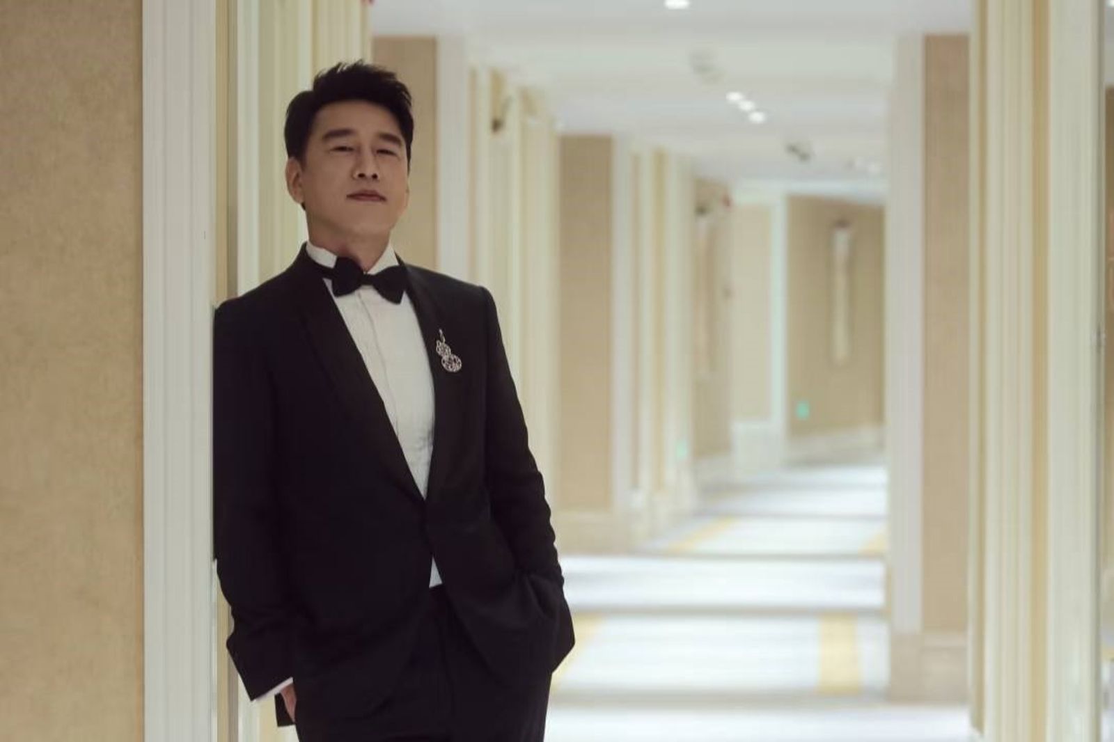 國民舅舅出道零緋聞！王耀慶娶回「房東的女兒」　被稱「旺夫天花板」