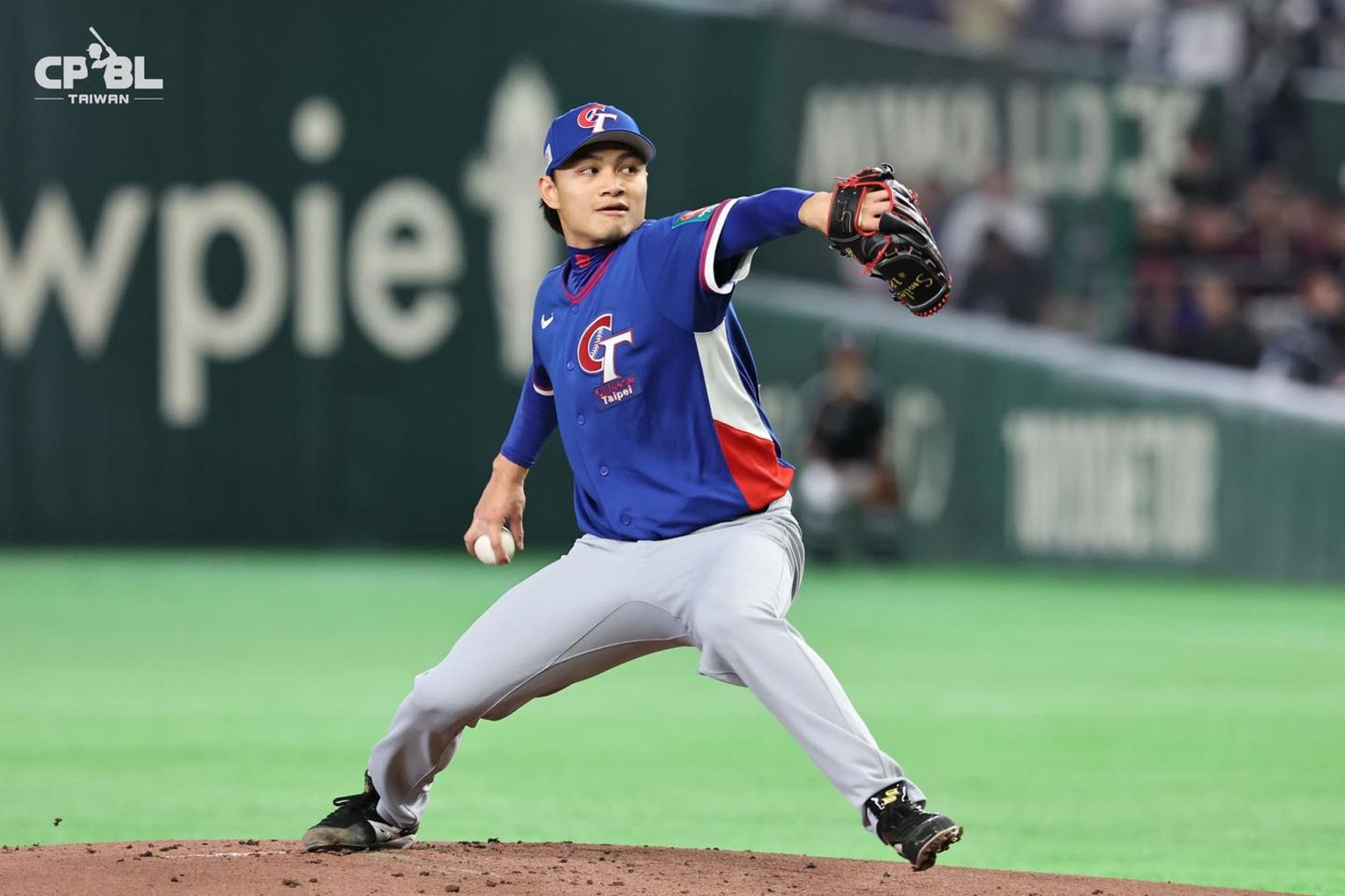 台灣隊拚經典賽首勝！公司霸氣宣布「放下工作看球」...網友好羨慕：留老闆看