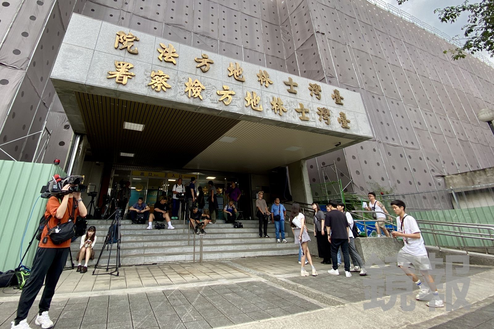 公務員偷拍裙底判拘役50日⋯法官「搞錯刑度」 士院二審撤銷改判3月