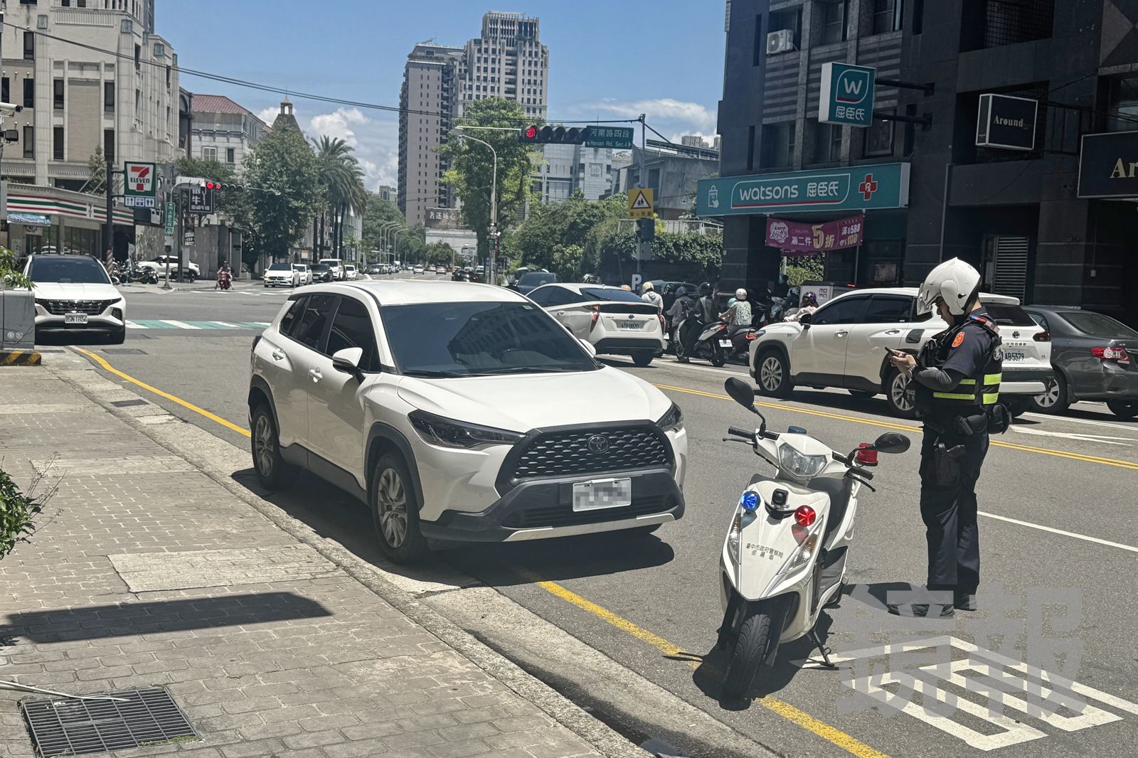 對警狂飆5句髒話有多貴?男不滿取締嗆警三字經 「妨害公務」法辦判決曝光