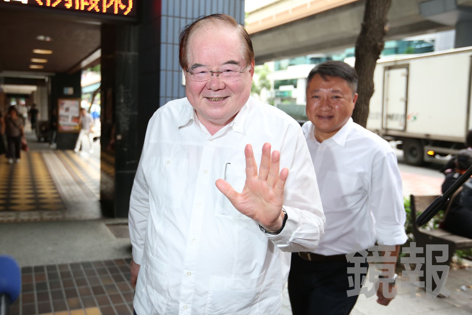 不是追蹤器？李乾龍座車遭裝「圓形物」拒報案　前立委超酸1句