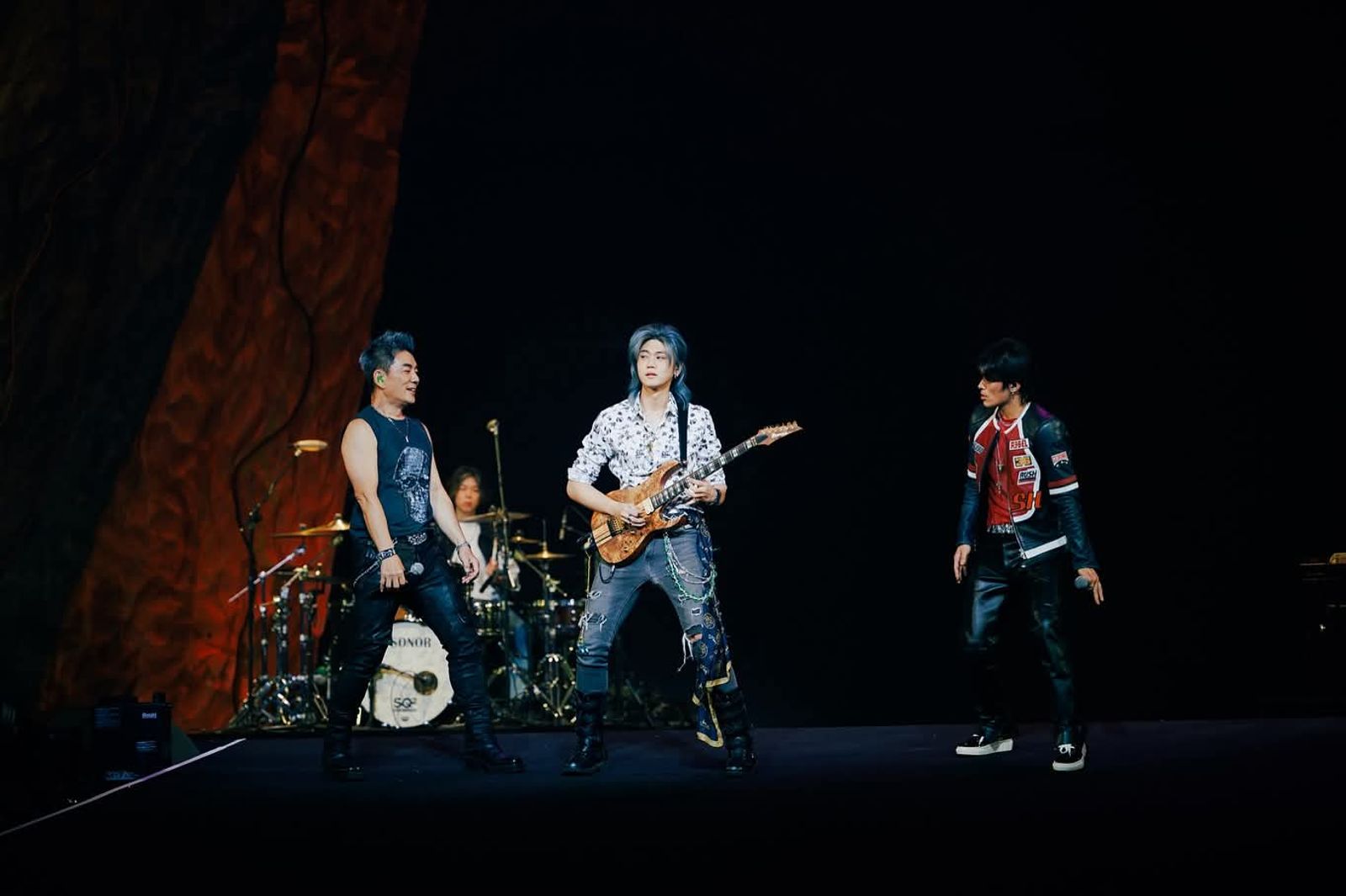 帕拉斯獲任賢齊提攜，成軍僅4個月就登上小巨蛋演出。翻攝帕拉斯臉書