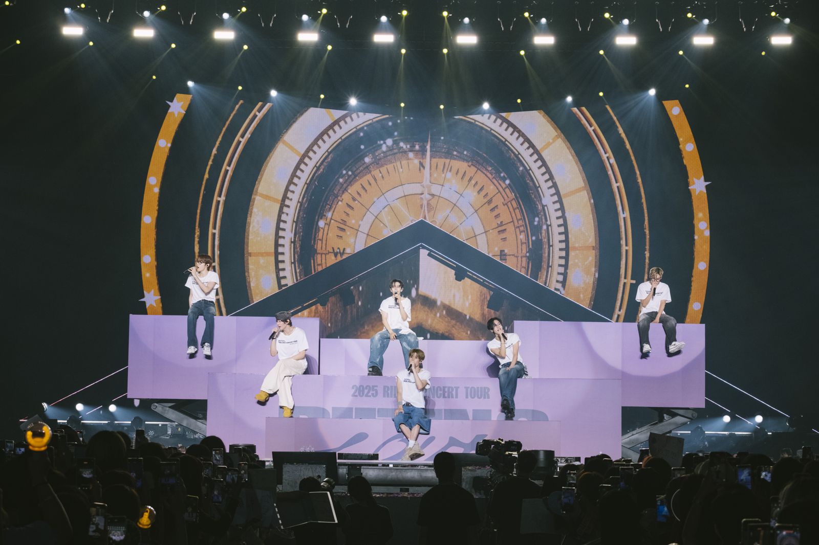 RIIZE熱到直接「台上換裝」　秀中文「8月是夏天」撩粉