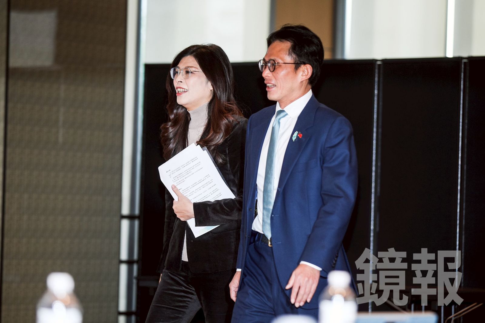 鄭麗文和黃國昌進場時有說有笑。(圖/鄒保祥攝)