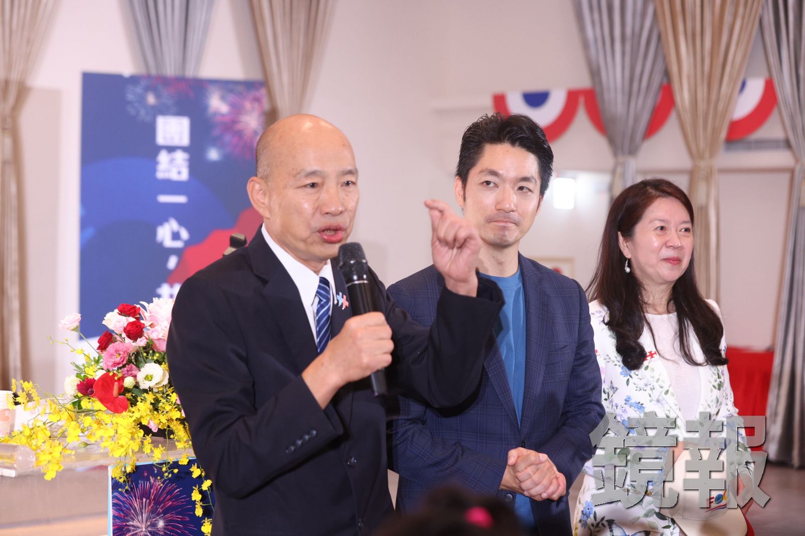 立法院長韓國瑜今(11日)出席華僑節活動時,笑稱台北市長蔣萬安被抹黑,自己好多年沒被抹黑,最近有點白,「但從昨天晚上開始又被抹了。」攝影劉耀勻