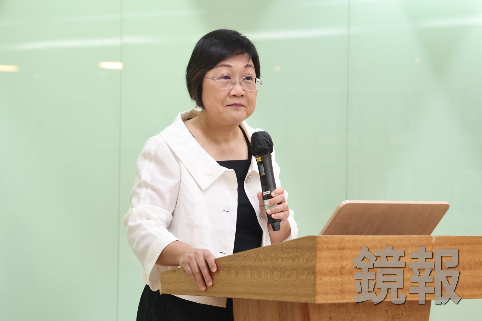 駐日內瓦處長李冠德霸凌案外案!陳智菡爆料「開會全在幫徐佳青安排吃喝」,甚至挪公款讓高官住每晚18萬豪房。攝影林煒凱