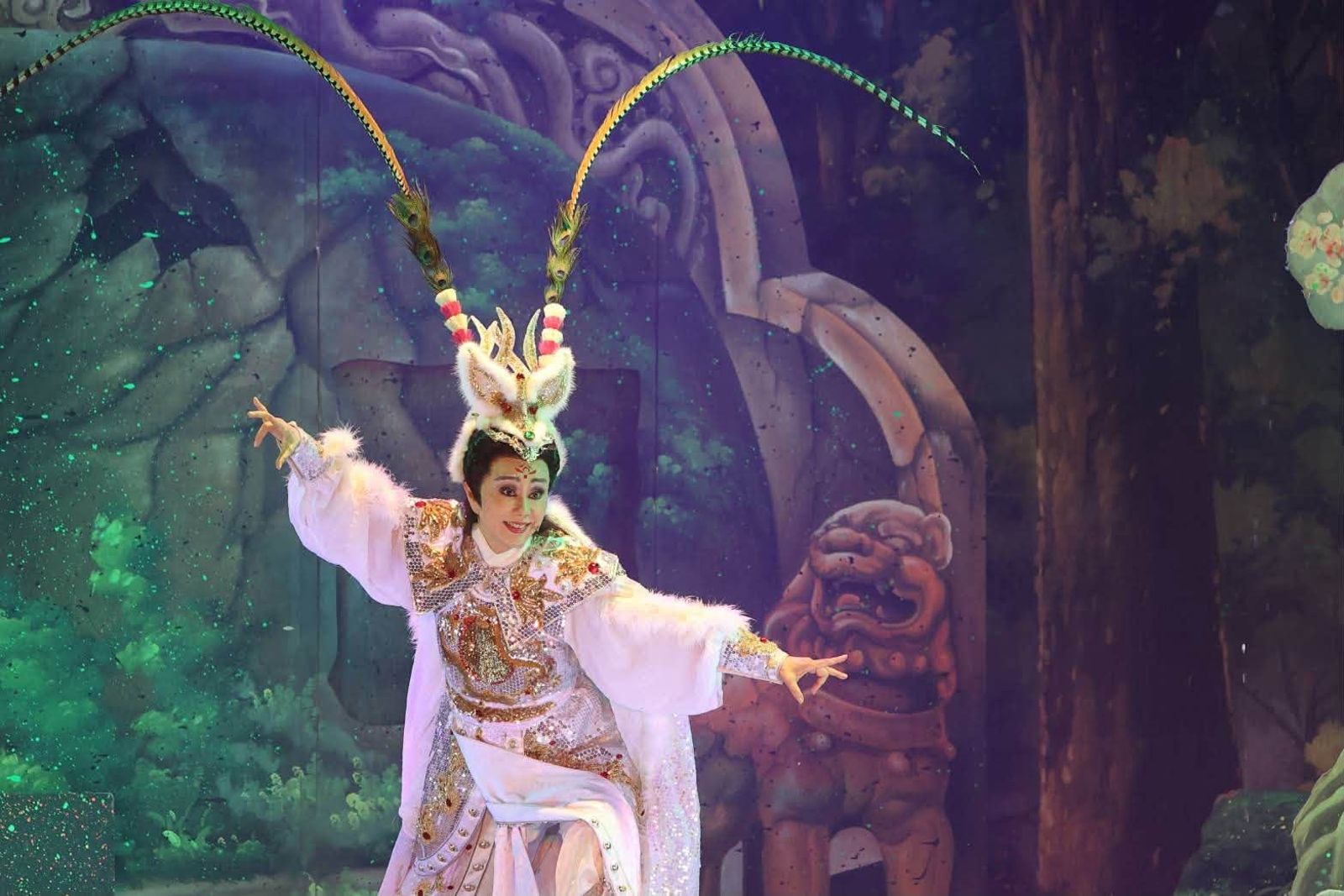 明華園總團否認演出聲援陳幸妤《鍘美案》 網紅點出關鍵原因酸:鍘到老闆!挖出孫翠鳳陳年家醜