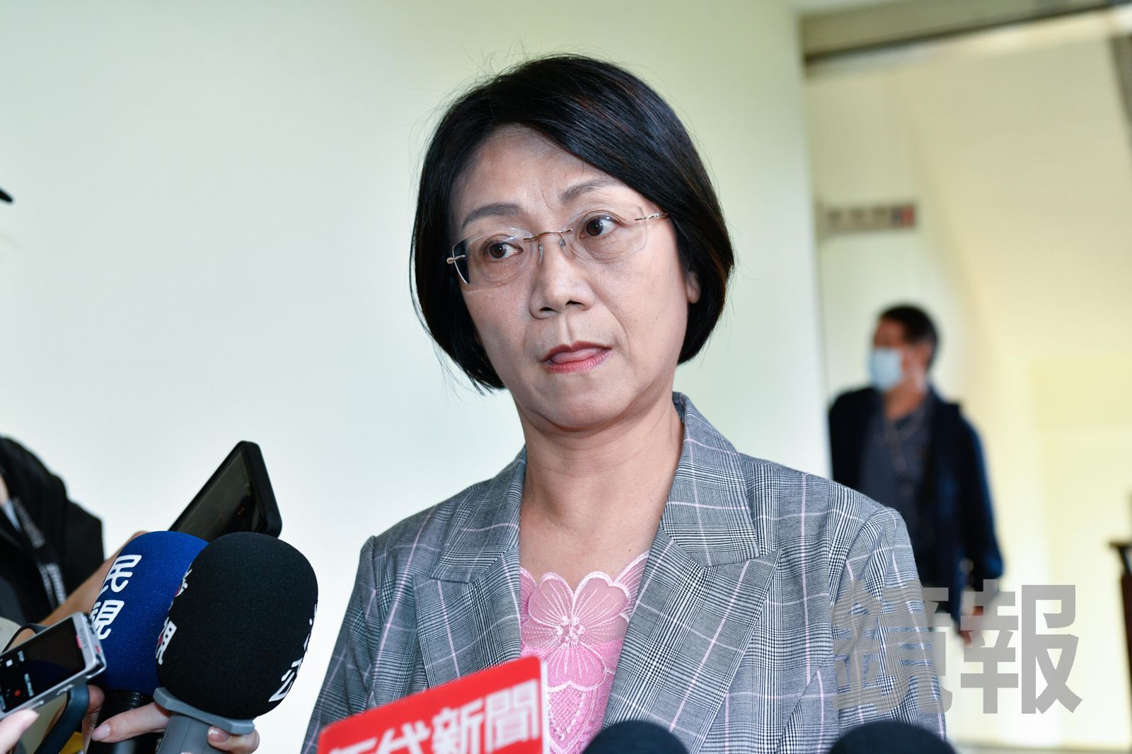 文化部預算遭刪凍13億元惹怒演藝圈! 翁曉玲嗆李遠:很難做就早點離開