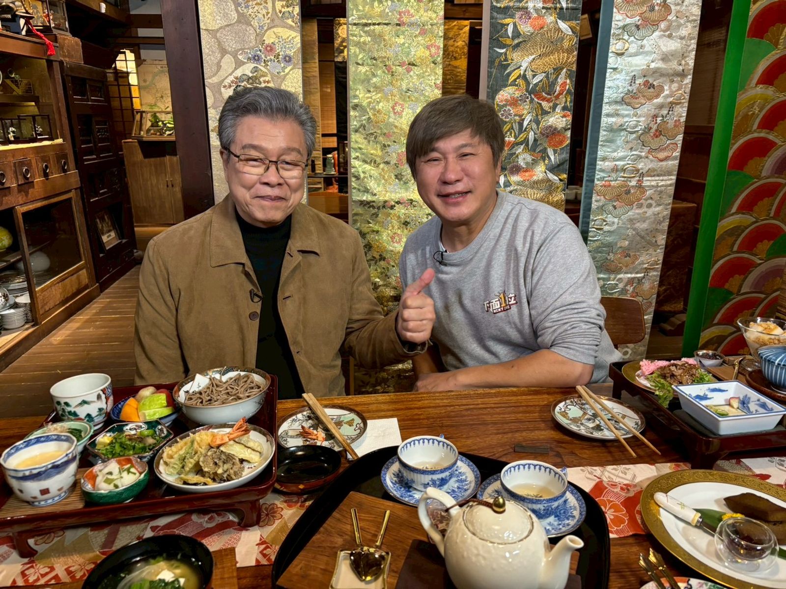 楊烈遭威脅不准唱日文歌!昔被丟玻璃罐插眼險失明 金曲歌王得獎即失業內幕曝光