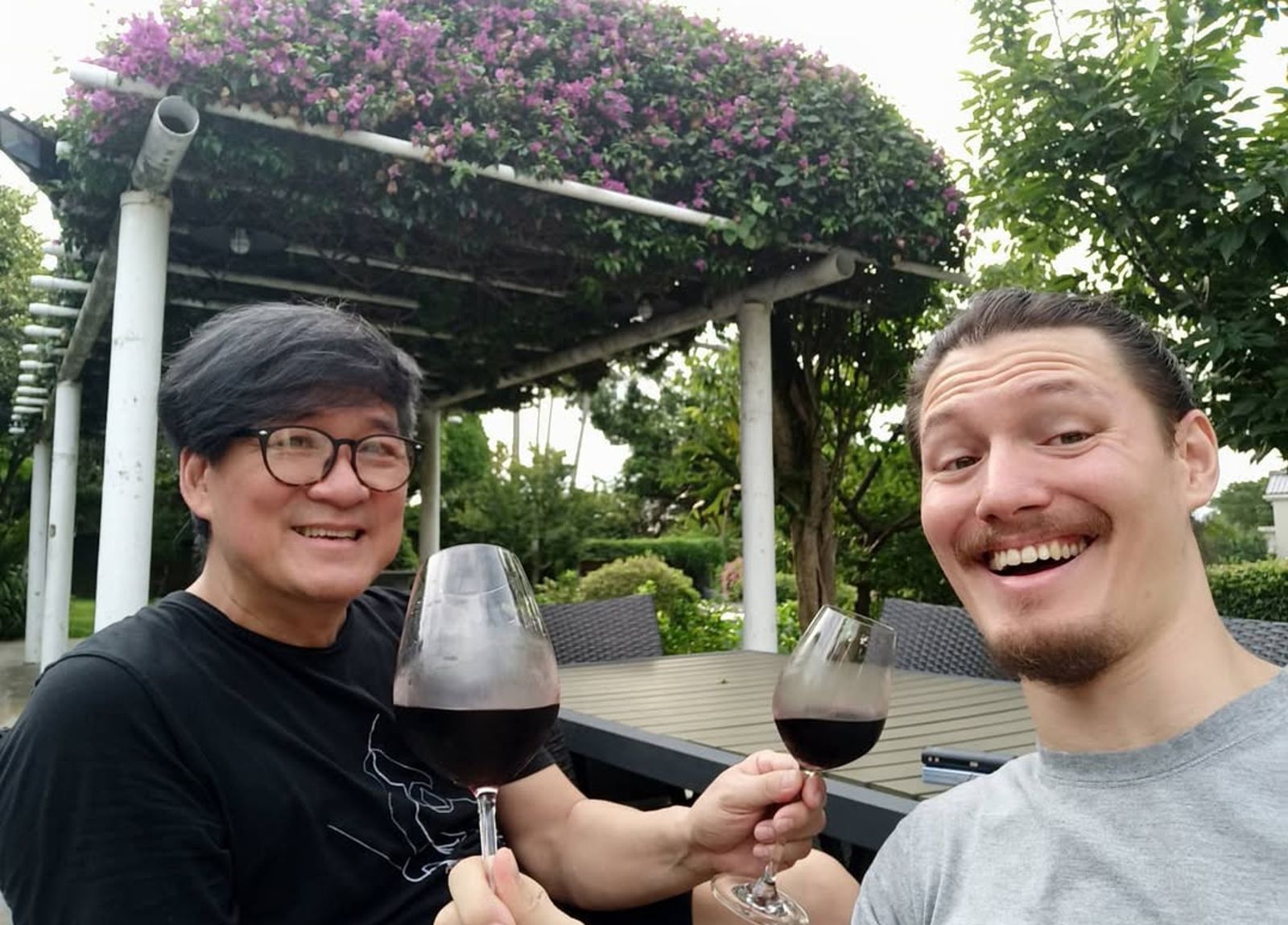 周厚安(右)跟爸爸周華健感情非常好。翻攝周厚安IG