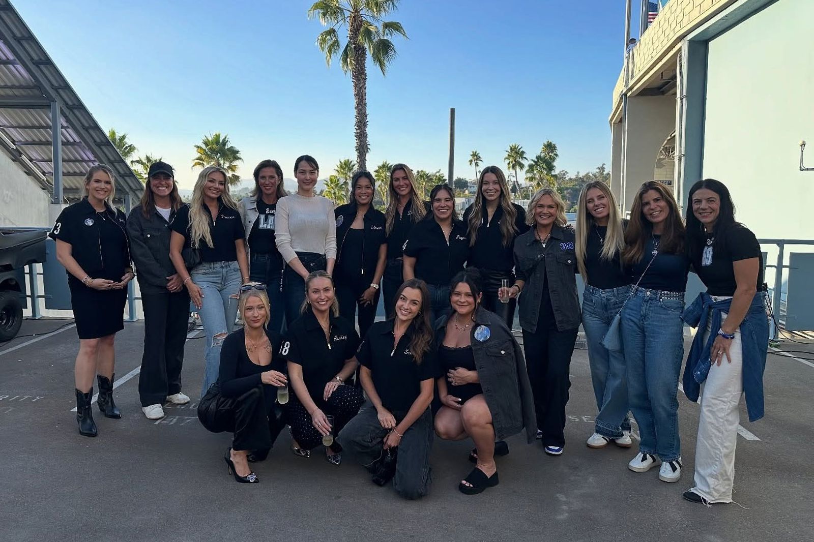 MLB／道奇大嫂團真美子白衣甜笑成嬌點　湖人八村壘現身挺大谷