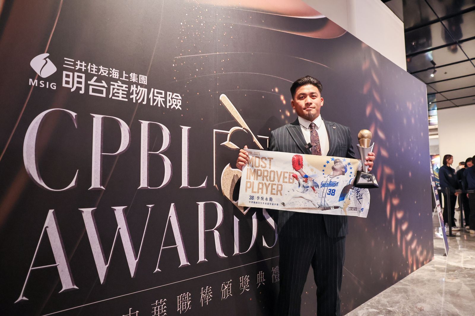 從戰力外到最佳進步獎　李吳永勤證明自己站穩富邦悍將主力牛棚