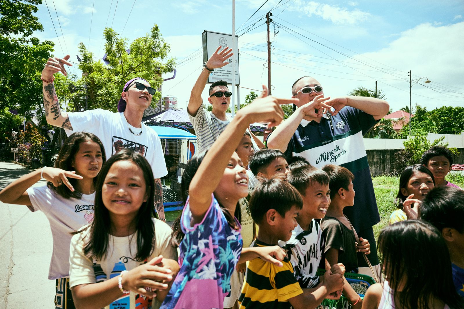 頑童在菲律賓拍攝新歌〈It’s About Time〉MV。本色音樂提供