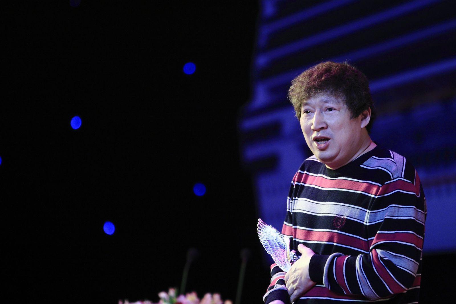 女星富婆包養13年！中國「最強軟飯男」李春平驟逝　雙姝曝光搶破兆遺產