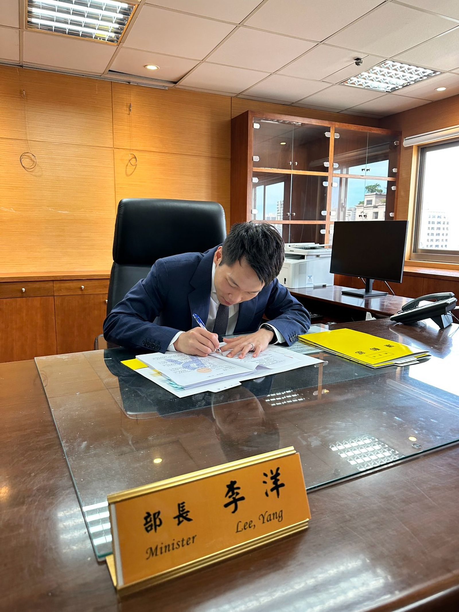 鄭任汶專欄：李洋從球鞋換皮鞋　難度堪比奧運金牌