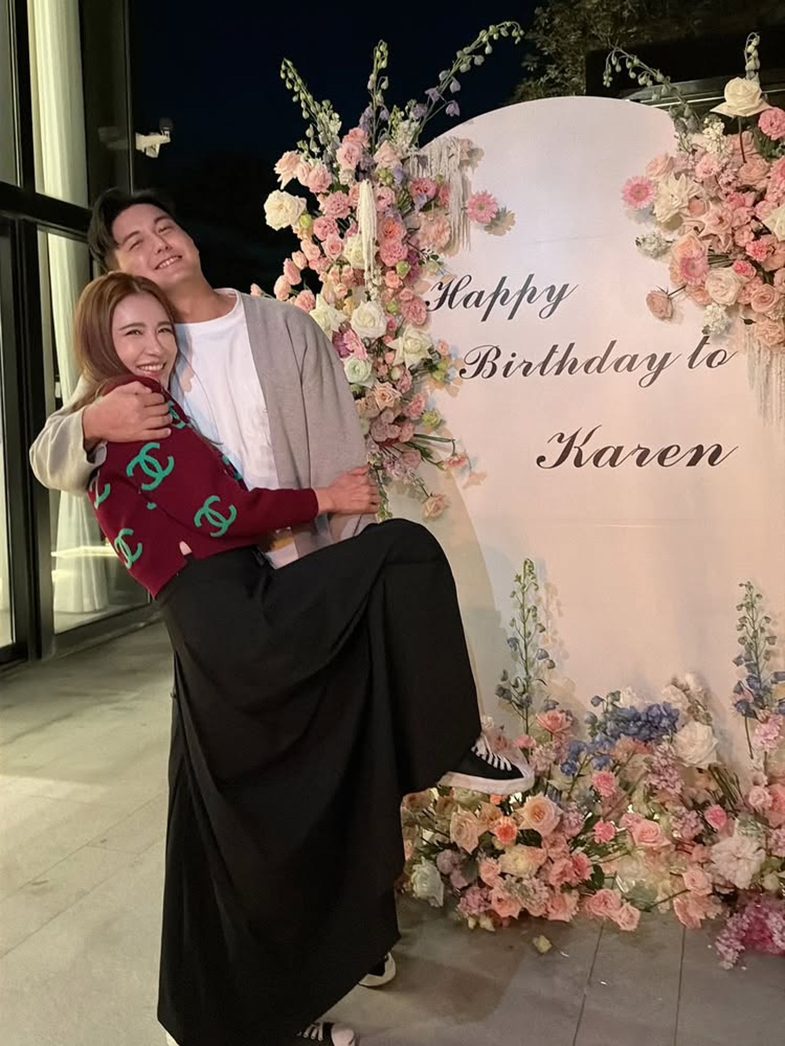 小禎生日放閃。翻攝Instagram @karenhu1984