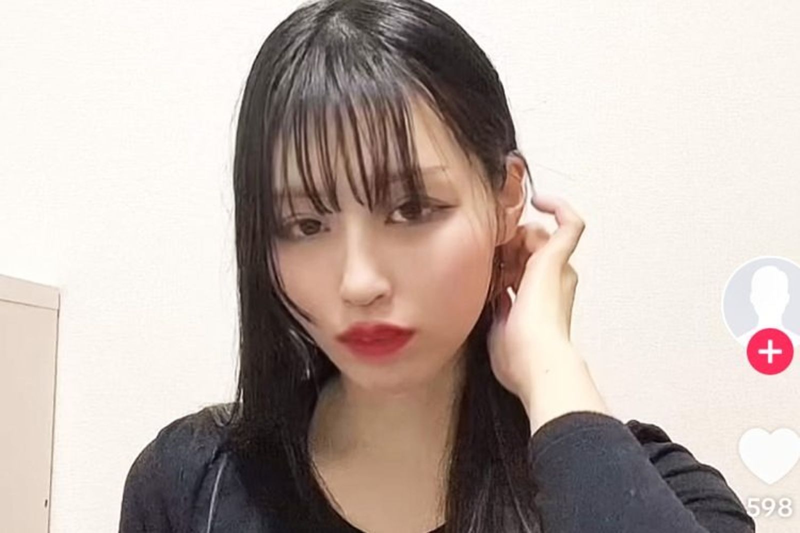 謎片是真的！學生眼中戴眼鏡清純老師　竟是誘惑系詐騙欲女