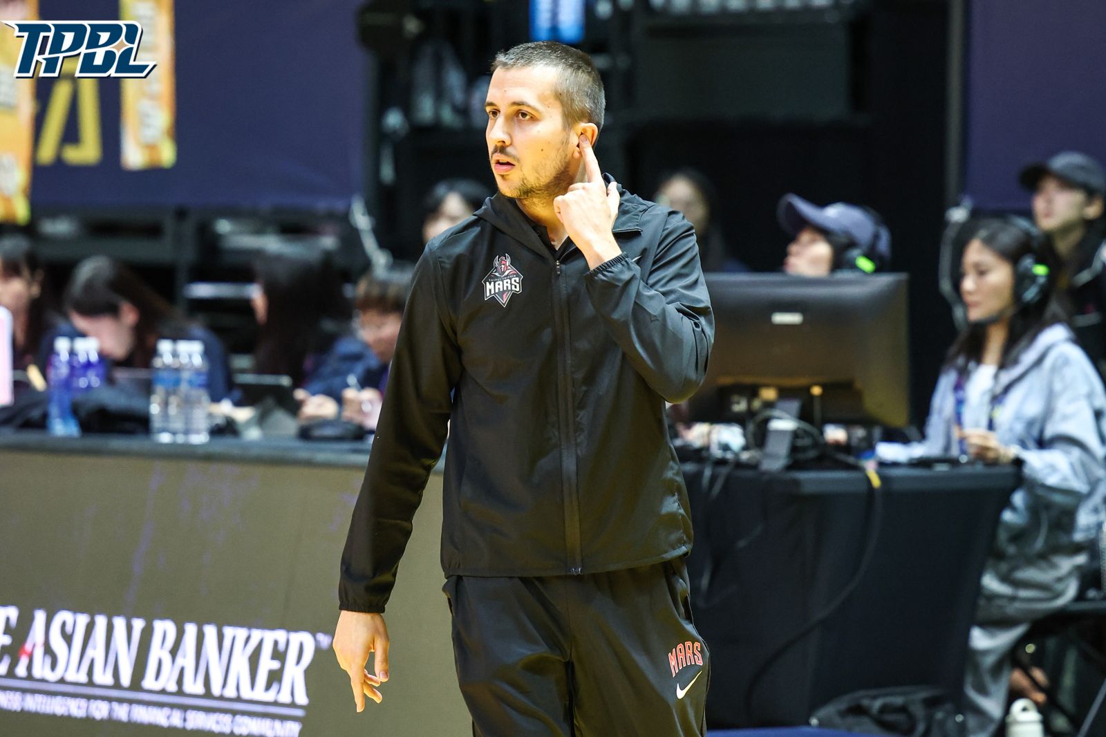 背水一戰！戰神19分大逆轉死裡逃生　代理總教練米蘭奪首勝卻向特攻道歉