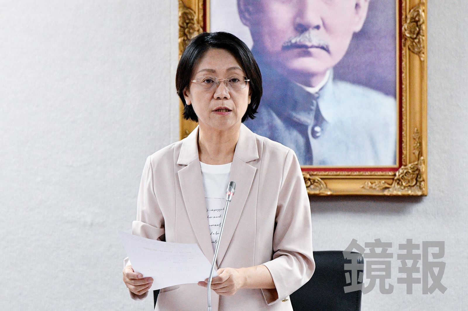 議事人員口誤翁曉玲變「翁小人」網笑翻 綠:小心她砍預算都3千萬以上