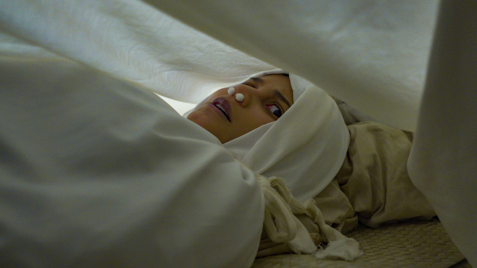 印尼女星挑戰復仇女神入戲深! 驚傳誦咒後全身麻痺劇組嚇傻