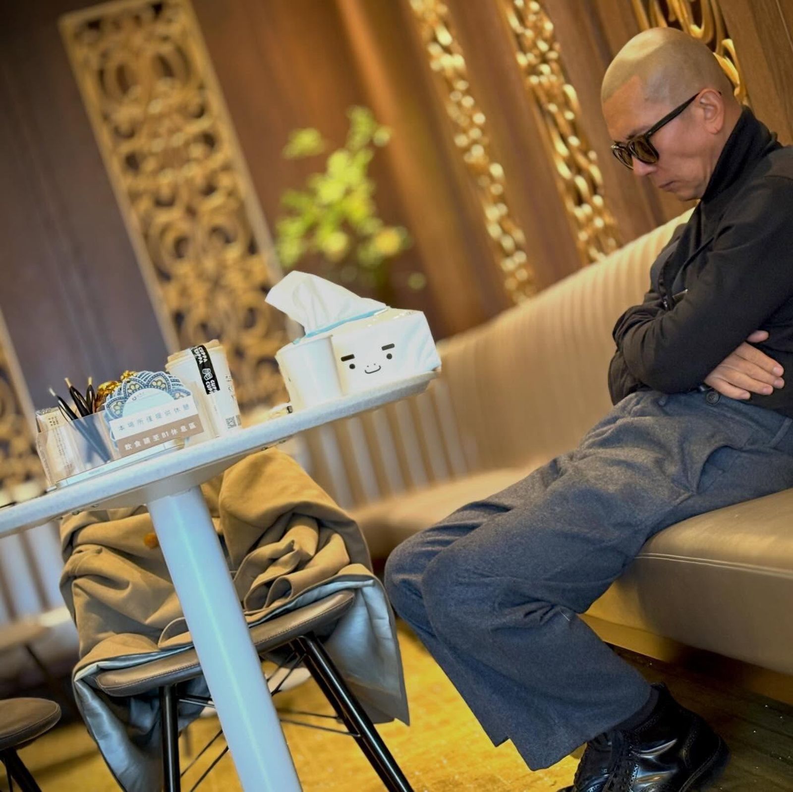 準備了餐點，兩人卻痛哭到一口都吃不下。翻攝Instagram @clon52