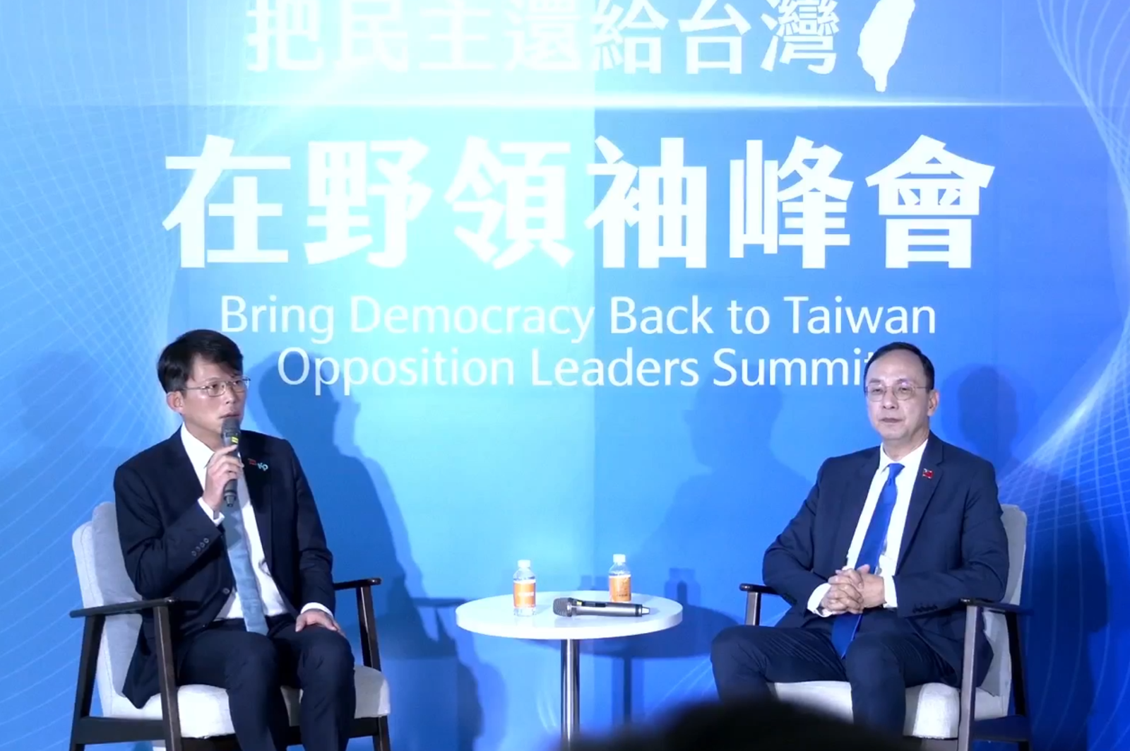 黃國昌點頭了！藍白峰會承諾朱立倫「4／26一起上凱道」