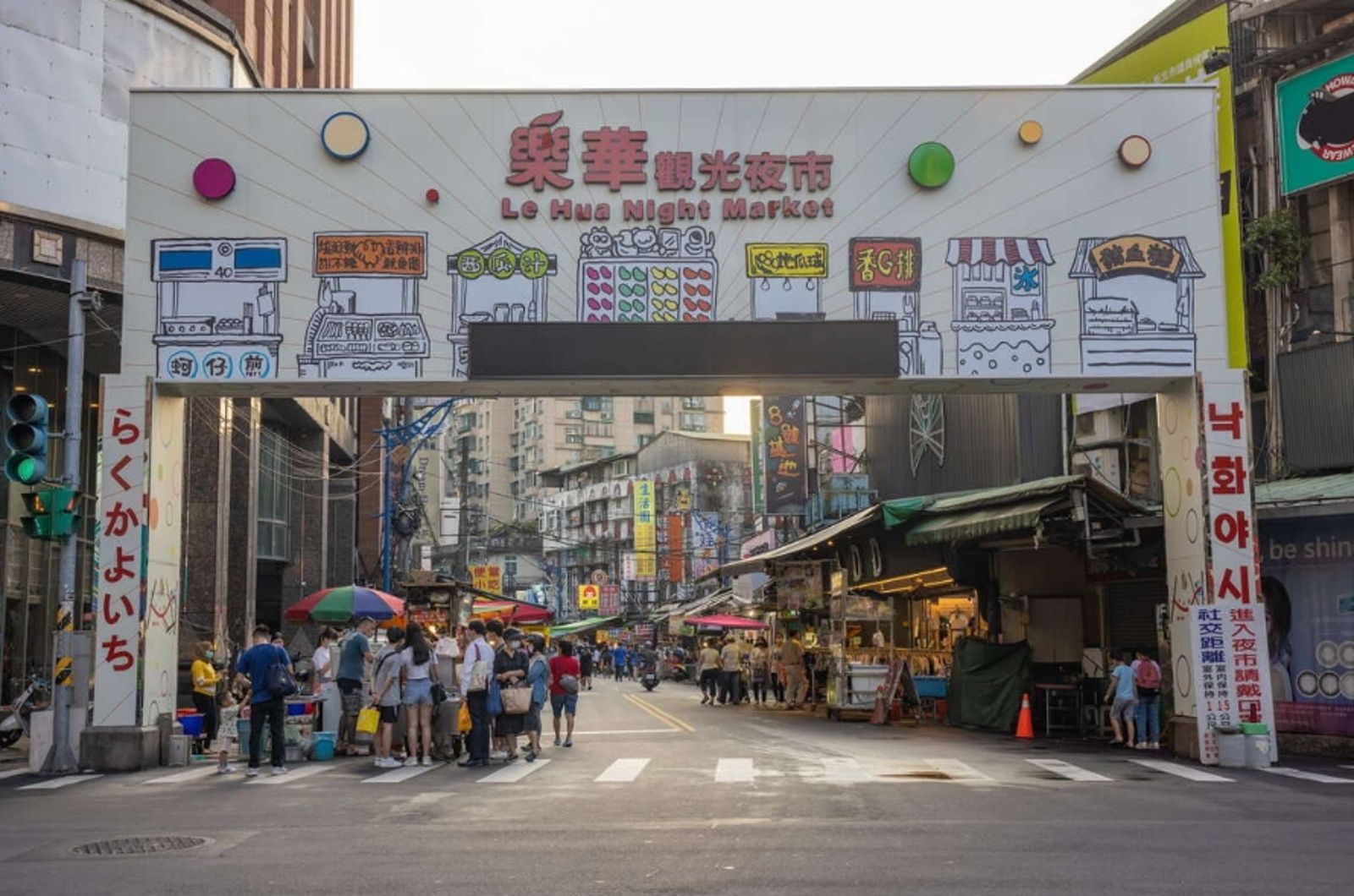 永和樂華夜市壽司「買大送小」他一結帳傻眼!查評論更崩潰…網笑:恭喜解鎖名店