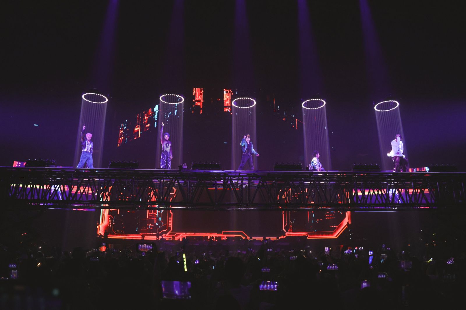 Energy6日在高雄巨蛋展開「ALL IN全面進擊」演唱會首場。相信音樂提供