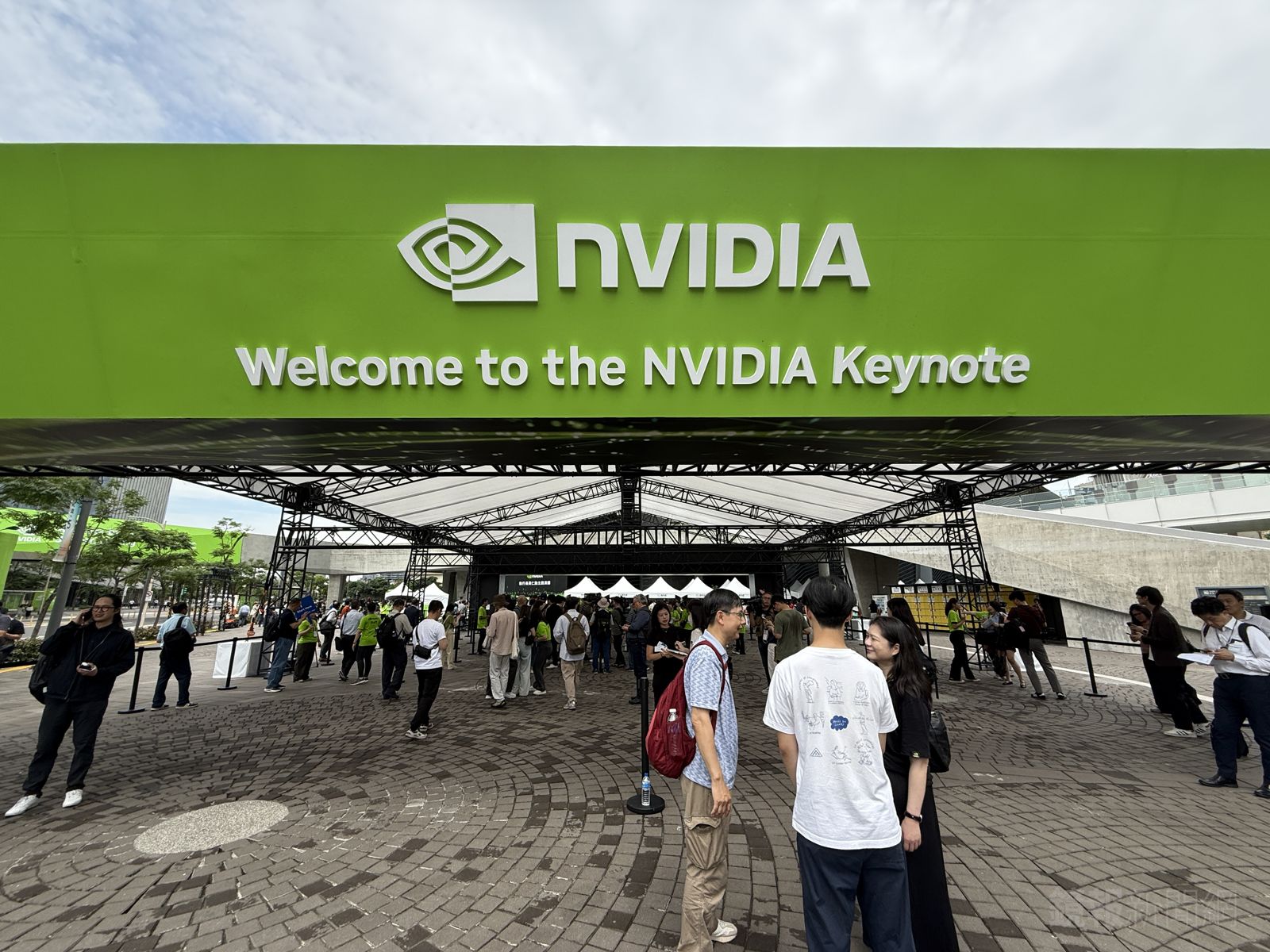 輝達要「佔領台北市中心」？黃仁勳COMPUTEX連四天包下台北國際會議中心